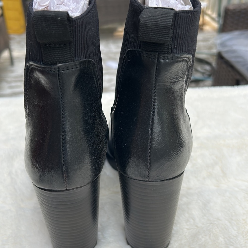 Kenneth Cole Booties🎄Make An Offer🎄 - Picture 4 of 11